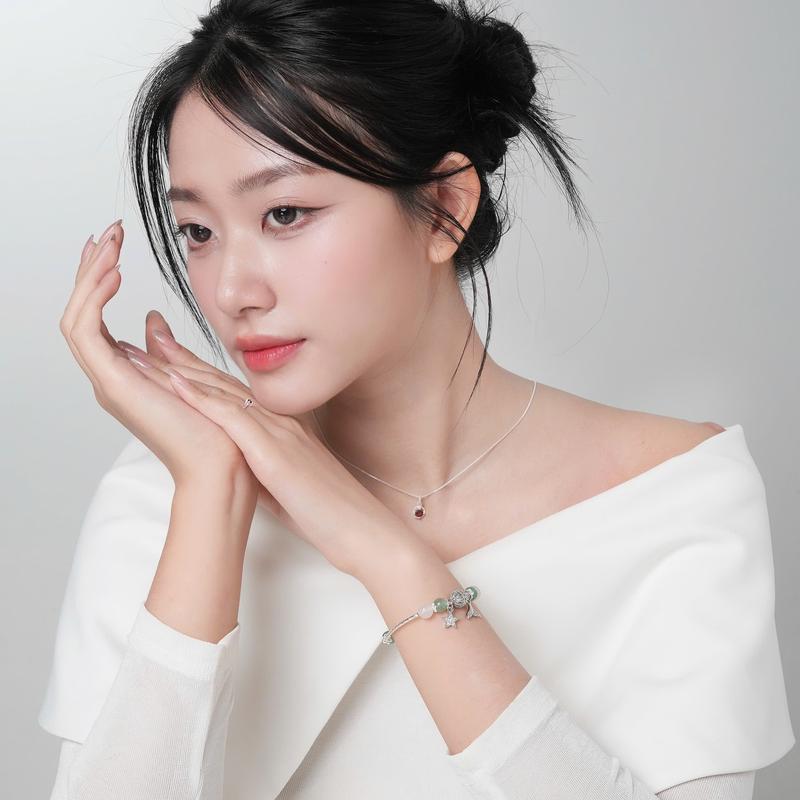 Product Introduction of Vòng tay An gem đá tự nhiên dâu tây xanh mix mã não trắng full charm lắc tay đá năng lượng phong thuỷ nữ quà tặng sinh nhật giáng sinh Noel Tết Valentine [TẶNG CHỈ ĐỎ] 13