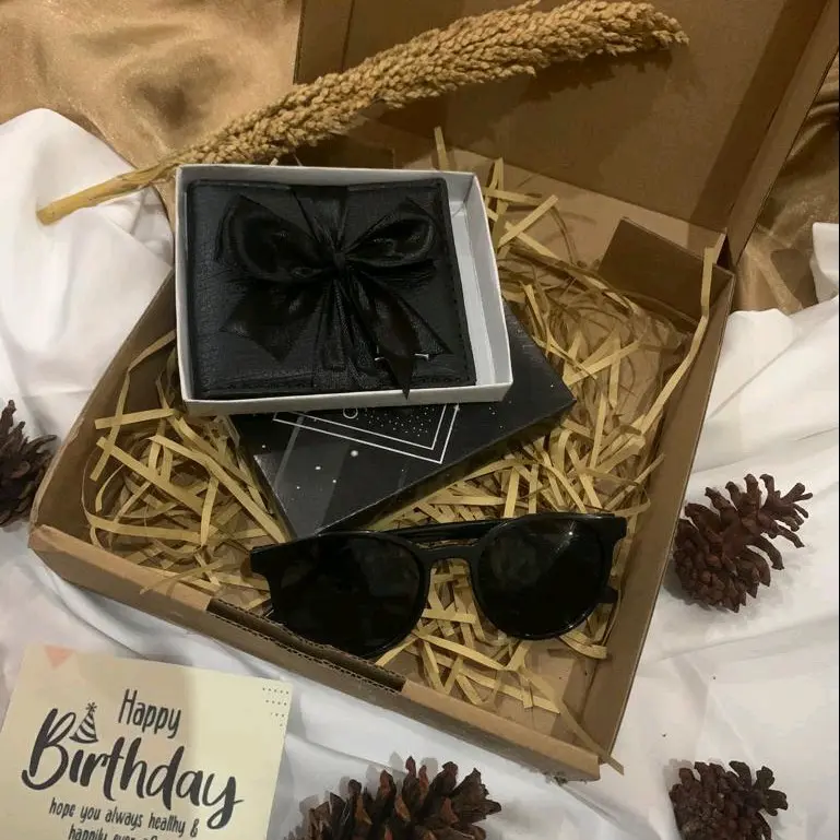 GIFTBOX HAMPERS KADO ULANG TAHUN COWOK KADO ANNIVERSARY WISUDA PERNIKAHAN lengkap 2