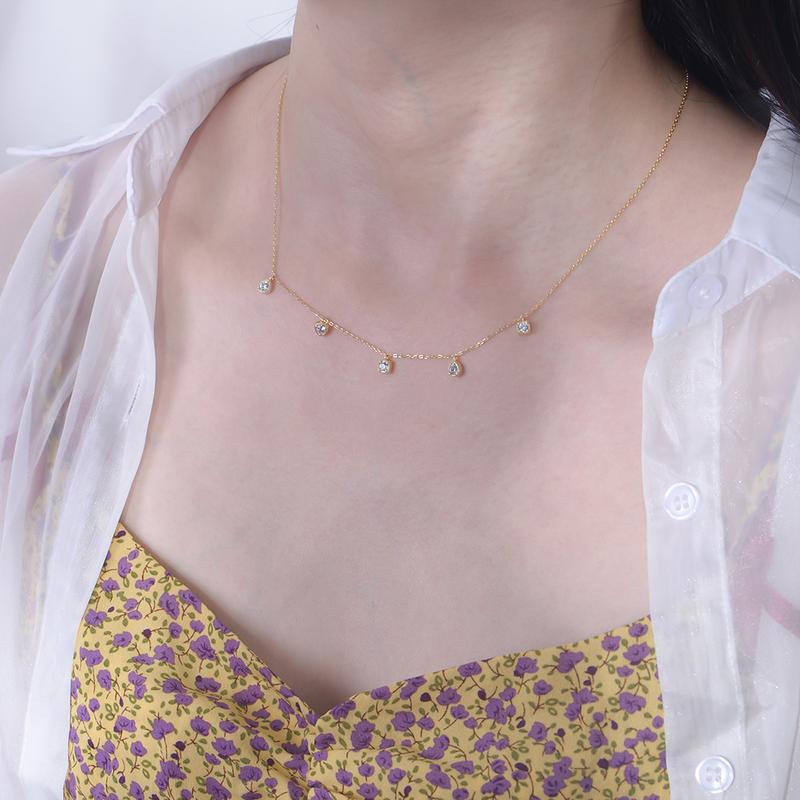 Product Introduction of Silver Simple Versatile Zircon Clavicle Chain Geometric Small Square Inlaid Diamond Pendant Necklace 1