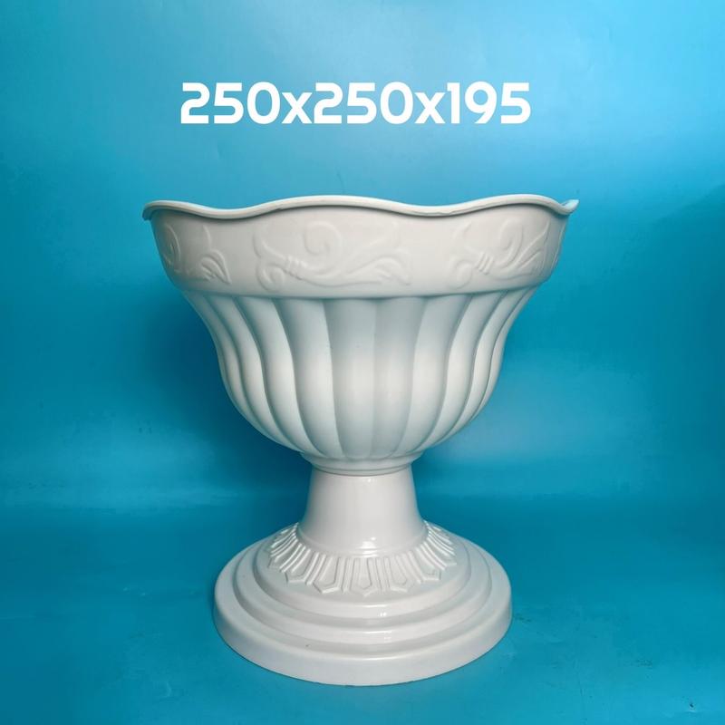 Chậu nhựa trồng cây, Chậu ly đế cao (Chậu ly bí). Trang trí nội thất hoa kiểng