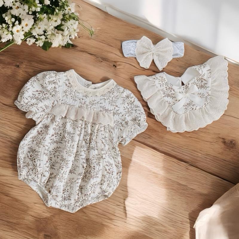   ĐỘC QUYỀN  Bodysuit Cho Bé Set 3 Món Body Xô Muslin Vintage Hoa Nâu Babydoll Kèm Yếm Phối Ren Kem Và Turban Ren Nơ Xinh Xắn 