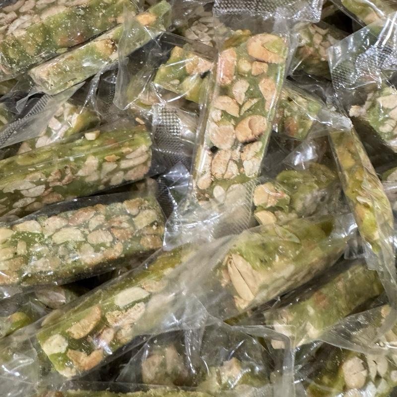 (Hai Khang) KẸO DỪA GIÒN ĐẬU PHỘNG LÁ DỨA ( THÈO LÈO) Đặc sản BẾN TRE, thơm ngon giòn rụm Food