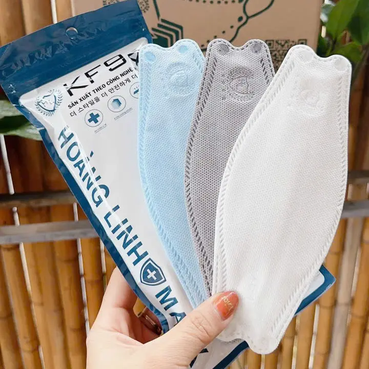 Thùng 300 cái khẩu trang 4D Kf94 người lớn Hoàng Linh Mask chính hãng 4 lớp kháng khuẩn chống tia UV