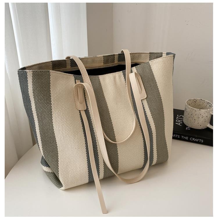 Product Introduction of Túi Vải Bố, Dung Lượng Lớn, Dành Cho Nữ, Túi Tote Thời Trang Người Nổi Tiếng Trên Internet Phổ Biến Mới 2024, Thích Hợp Đi Làm Và Đi Làm, Túi Đeo Vai Lớn 25