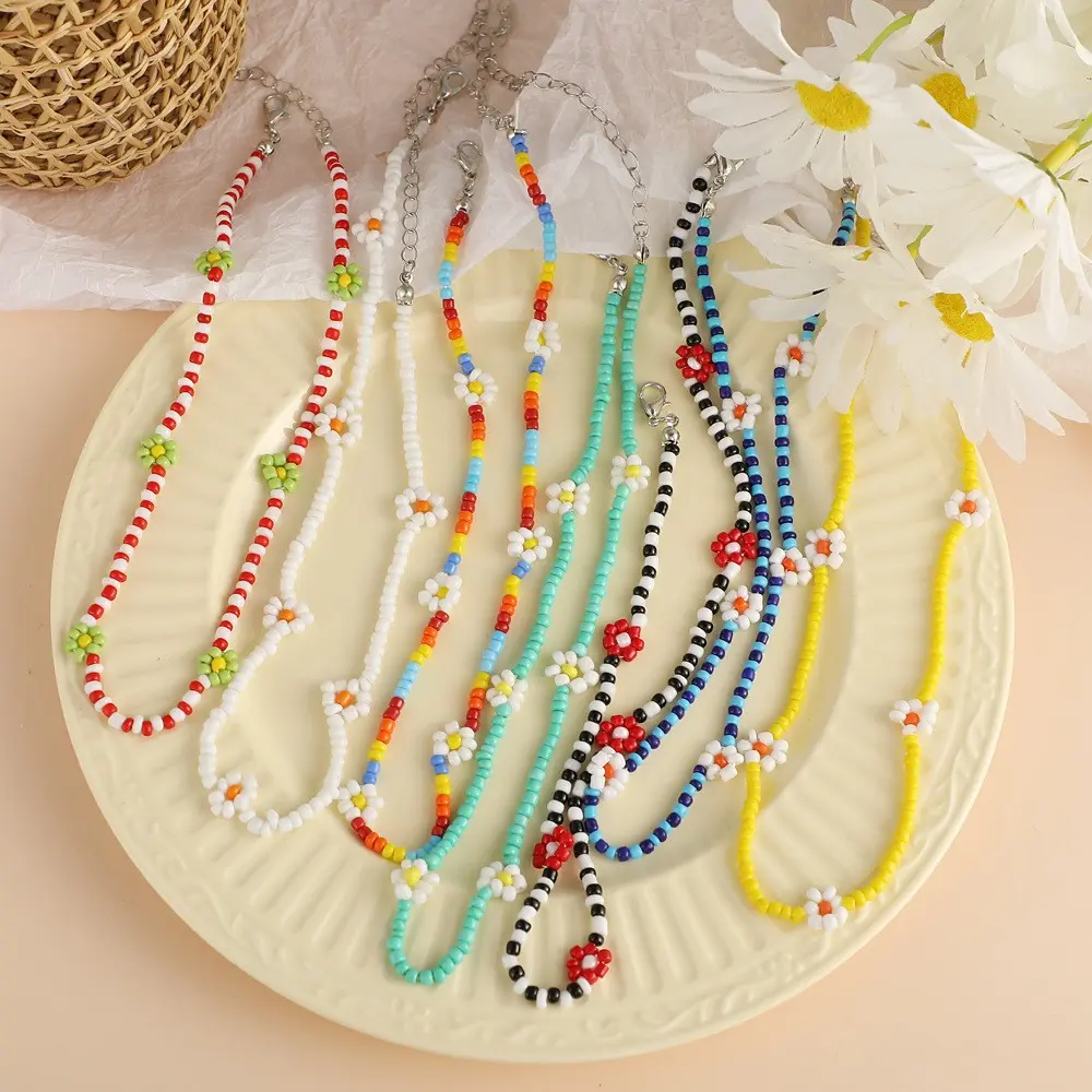 Guoxou hot sale fresh bohemian candy color flower bead necklace Lady temperatre necklace