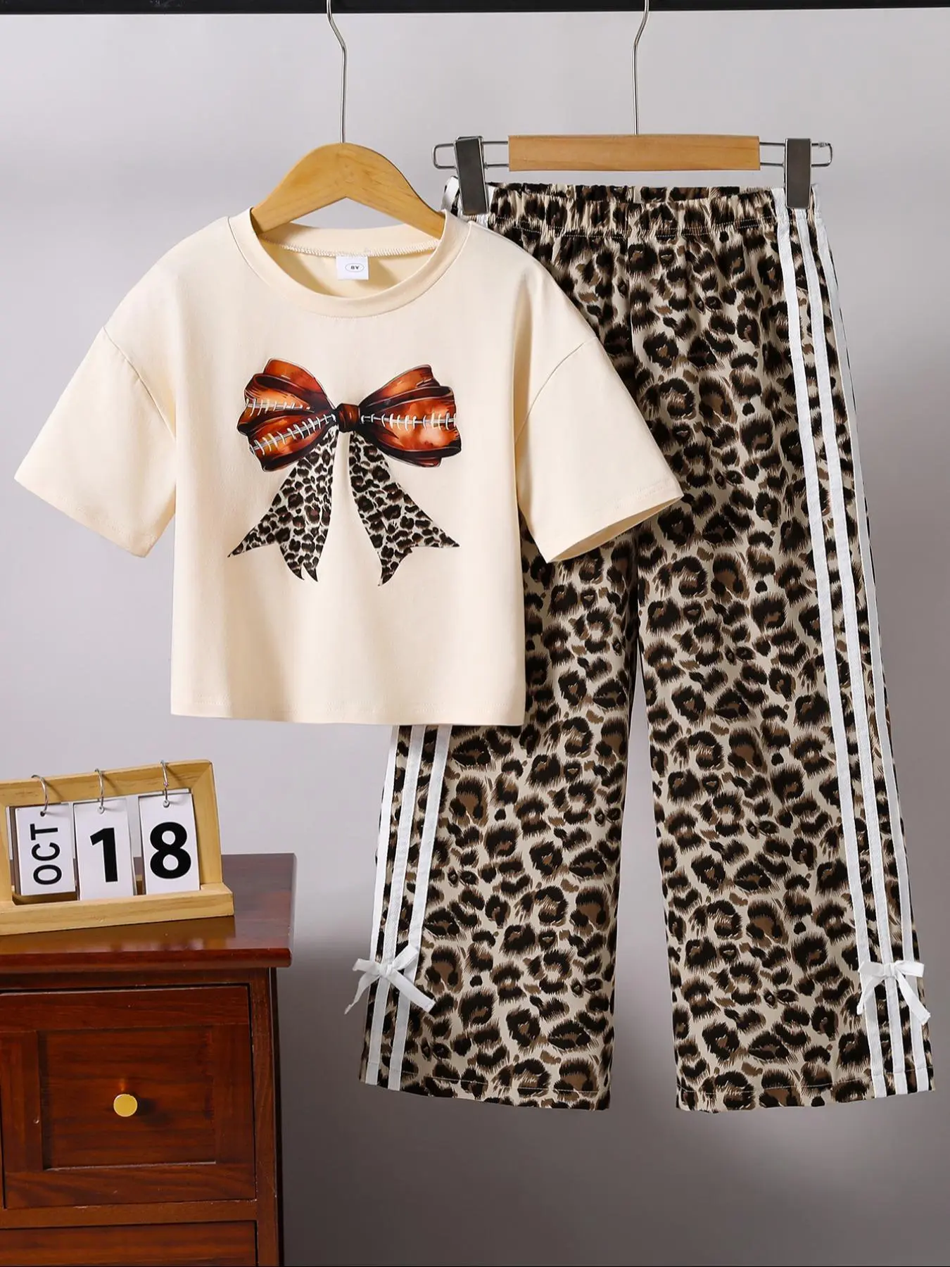 Toddler Girl's Leopard Print Bow Tee & Pants Two-Piece Set, Casual Round Neck Short Sleeve T-Shirt & Trousers for Summer, Kids Clothes for Daily Wear