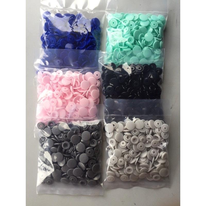 1 bịch 50 nút nhựa 4 thành phần T5 sử dụng bấm áo mưa quần áo ...