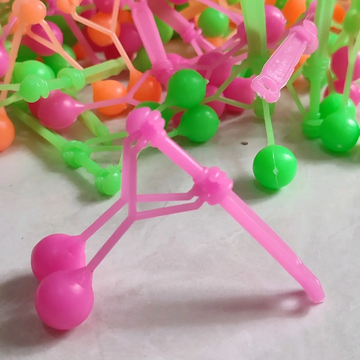 mainan mini lato-lato 7cm warnanya di kirim acak harga untuk 4 pc lato-lato mini Set Hadiah