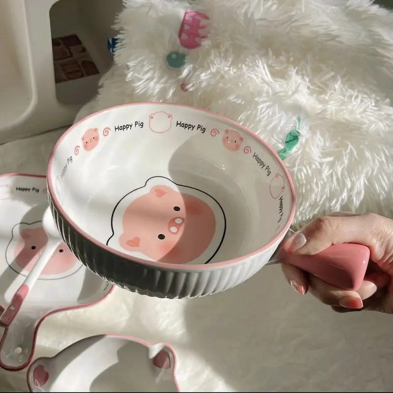Bộ bát sứ có tay cầm kèm thìa hoạ tiết heo siu cưng 3