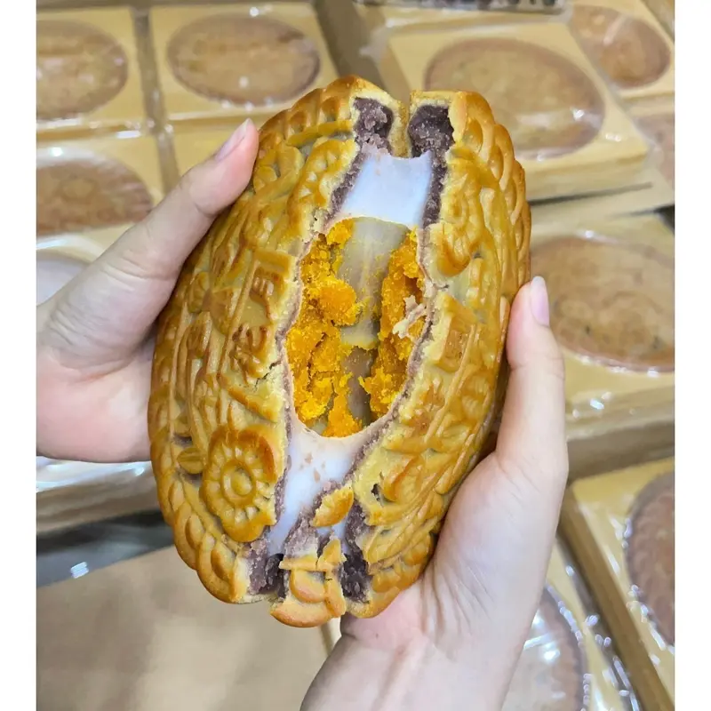 Bánh TT [ tem hồng loại ngon] Nhân Mochi Khoai Môn Trứng Muối Chà Bông Thơm Ngon 3