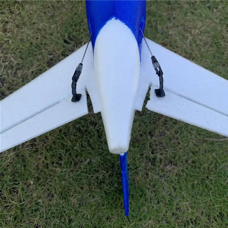 Máy bay điều khiển từ xa Boeing A380 cánh cố định ba kênh 2.4G chở khách dành cho trẻ em 5
