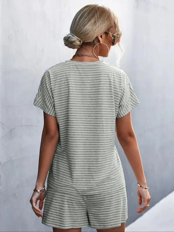 Women's Striped Print Round Neck Short Sleeve Tee & Pocket Elastic Waist Shorts Pajama Two-piece Set, Loose Casual Comfy Breathable Pj Set for Daily Home Wear, Women's Sleepwear for Spring & Fall, Lounge Sets, Pajama Sets 6