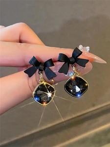 Arete de diseño elegante con lazo, Joyería de moda para mujeres y niñas, Joyería versátil y exquisita para regalo de cumpleaños