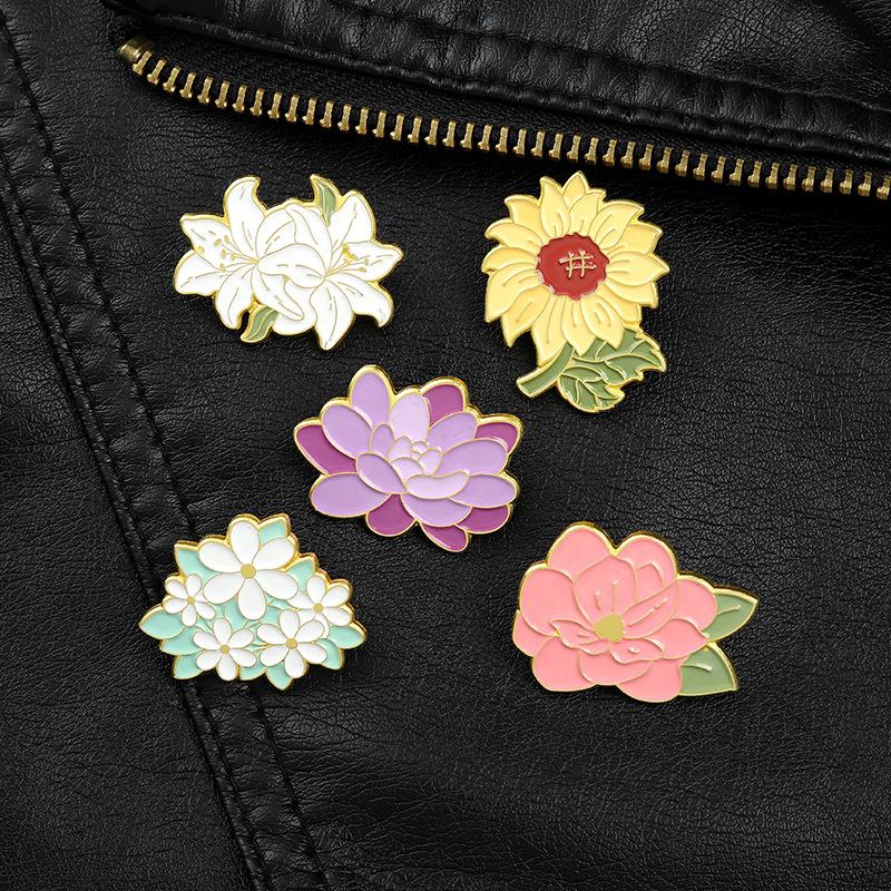 Product Introduction of New Foreign Trade Floral Brooch Elegant Lily Flower Sunflower Oil Painted Brooch Anti-Exposure Buckle Wholesale 9