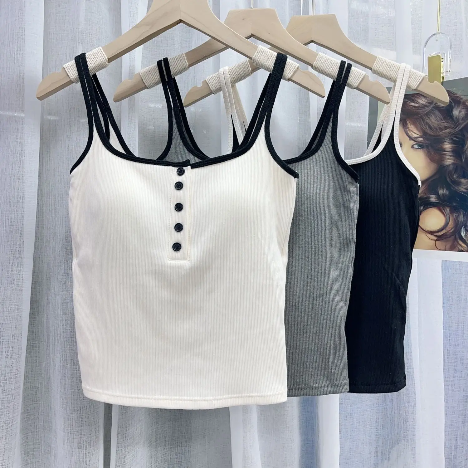 Áo Vest Có Cúc Màu Tương Phản, Phong Cách Cô Gái Nóng Bỏng Hợp Xu hướng Thoải Mái Và Dễ Phối Đồ Thích Hợp Mặc Ngoài Trời Và Trong Nhà, Áo Ngực Một Mảnh, Dây Đeo Vai, Dành Cho Nữ, Hàng Mới Về