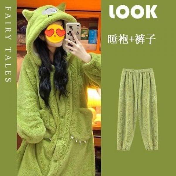 Product Introduction of Váy Ngủ Lông Cừu Dày Cho Nữ, Đồ Ngủ Mùa Thu Và Mùa Đông, Lót Lông Cừu San Hô Dài, Dễ Thương, Loungewear, Mắt To, Gấu Dâu Tây, Merlot 2