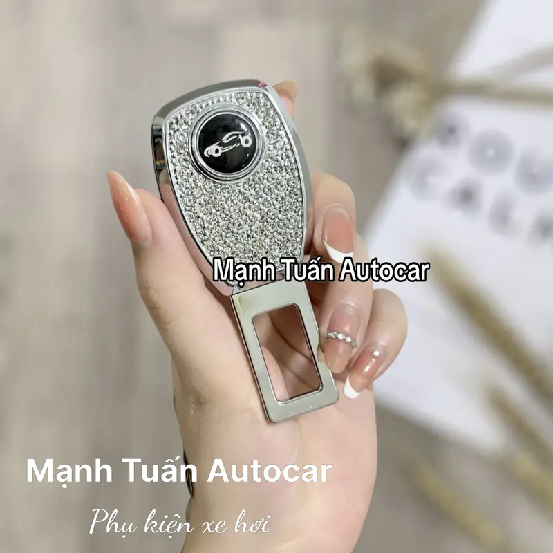 < Chốt Cắm Nối Tiếp > Chốt An Toàn Đính Đá, Chốt Đai Ngắt Chuông Ô Tô Bằng Kim Loại Có Logo Hãng Đính Đá 5