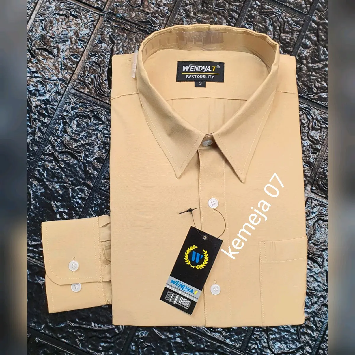 kemeja polos pria lengan panjang reguler formal mocca / cream
