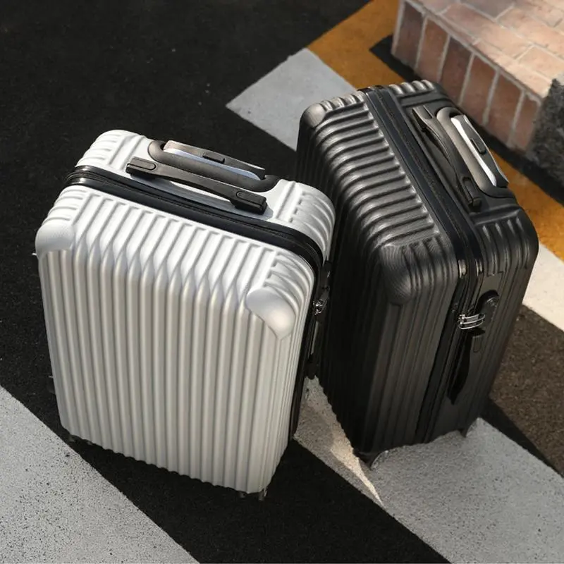 กระเป๋าเดินทาง RoamLite รุ่นอัพเกรด ขนาด 20 นิ้ว วัสดุ ABS แข็งแรง ทนทาน พร้อมล้อหมุน 360 องศา