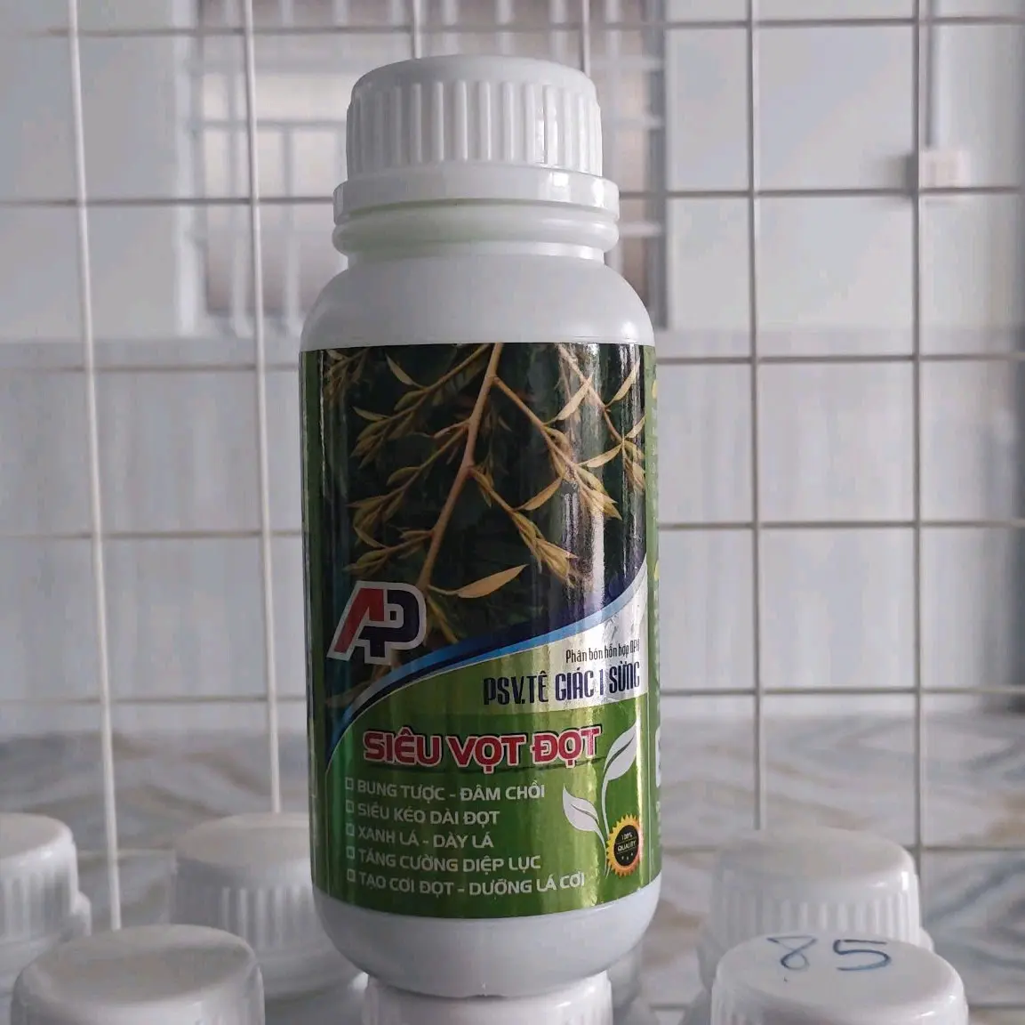 PHÂN BÓN LÁ " SIÊU VỌT ĐỌT GIÚP CÂY BUNG ĐỌT CỰC MẠNH, ĐÂM CHỒI MẬP, KÉO DÀI ĐỌT, XANH LÁ, DÀY LÁ, TẠO CƠI ĐỌT, DƯỠNG LÁ CƠI " MUA 2 TẶNG 1