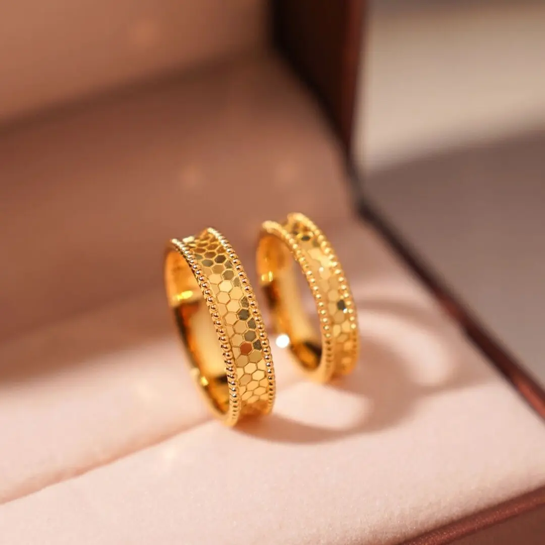Fashion, jewelry, mirror, scales, rings, pair rings, men's and women's rings