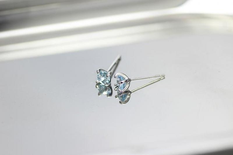 Product Introduction of Bông Tai Đinh tán Topaz, Màu Xanh Pha Lê Tự Nhiên, Khuyên Bông Khuyên Tai Đinh Tán Mini, Siêu Nhỏ, Bạc Sterling, Thích Hợp Cho Học Sinh, Hoa Tai Cá Tính Dễ Phối Đồ 3