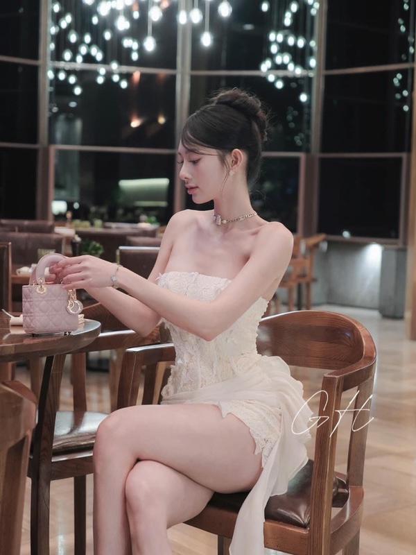  Đầm ren thiết kế dự tiệc đính hoa bèo nơ sang chảnh Váy cúp ngực cô dâu đi bàn vạt lệch phối tơ siêu tiểu thư 