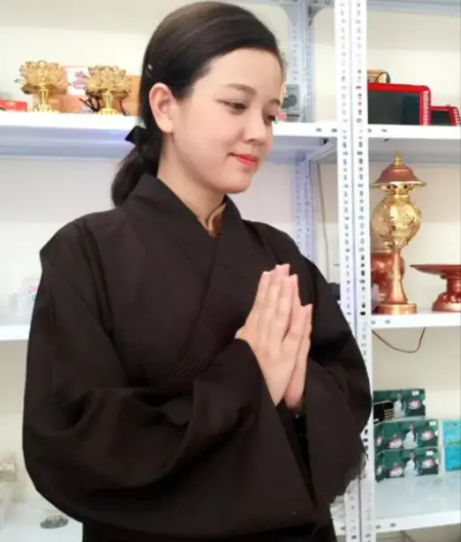 Đồ Lam đi chùa, Áo Tràng Phật Tử Đi Chùa, Áo Đi Lễ Trang Nghiêm Tay Dài Kín Đáo Vải Silk N.A STORE - Áo Tràng Nữ Top Khuy Nâu Women 7