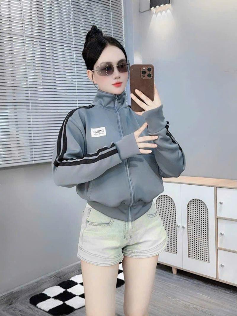 Product Introduction of ÁO KHOÁC CHỐNG NẮNG CỔ TRỤ POLY 2F TRƠN ÁO CÓ 4 TÚI FORM LỬNG FREESIZE(40-58)KG 9