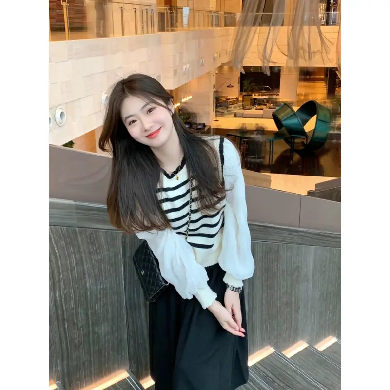 FLIDA - D28 atasan rajut wanita lengan balon panjang Korean Style - Remaja, Baju - Putih - Knitwear Tanga 2