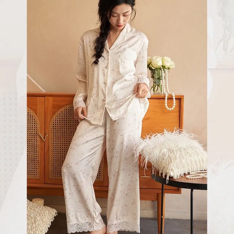 Pyjama phi lụa QC cao cấp hoa nhí tay dài phối ren trên nền xanh nhạt nhẹ nhàng Nữ