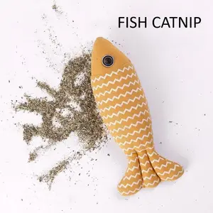 Fish Catnip Mainan Hewan Peliharran Bentuk Ikan Termasuk Bubuk Catnip Menenangkan Kucing Bahan Plush