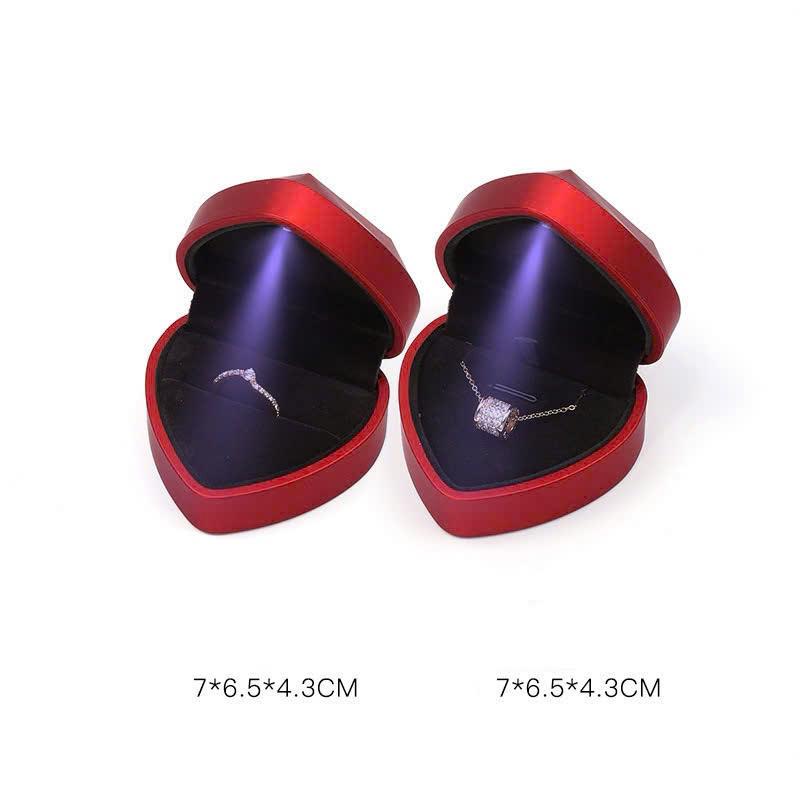 [ Hình Trái Tim ] Hộp đựng nhẫn và dây chuyền hình trái tim có đèn LED sang trọng