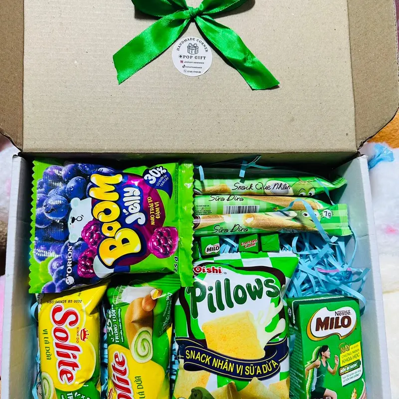 Box quà tặng bánh kẹo màu xanh lá size nhỏ 5