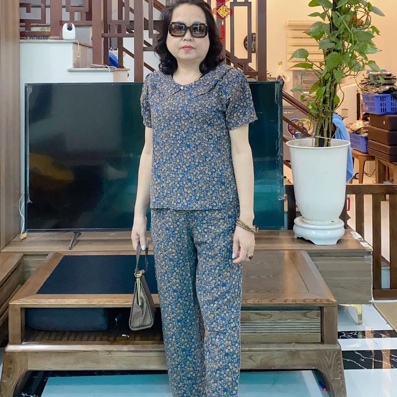Bộ lụa cát hoạ tiết hoa nhí (quần dài*tay cộc) cổ Sen cho các bà các mẹ từ 40-80kg - Xưởng trung niên68 - Women, Nữ Áo Top Voi Hoa Sen set thường đồ phi hàn bộ lụa sam đồ bộ