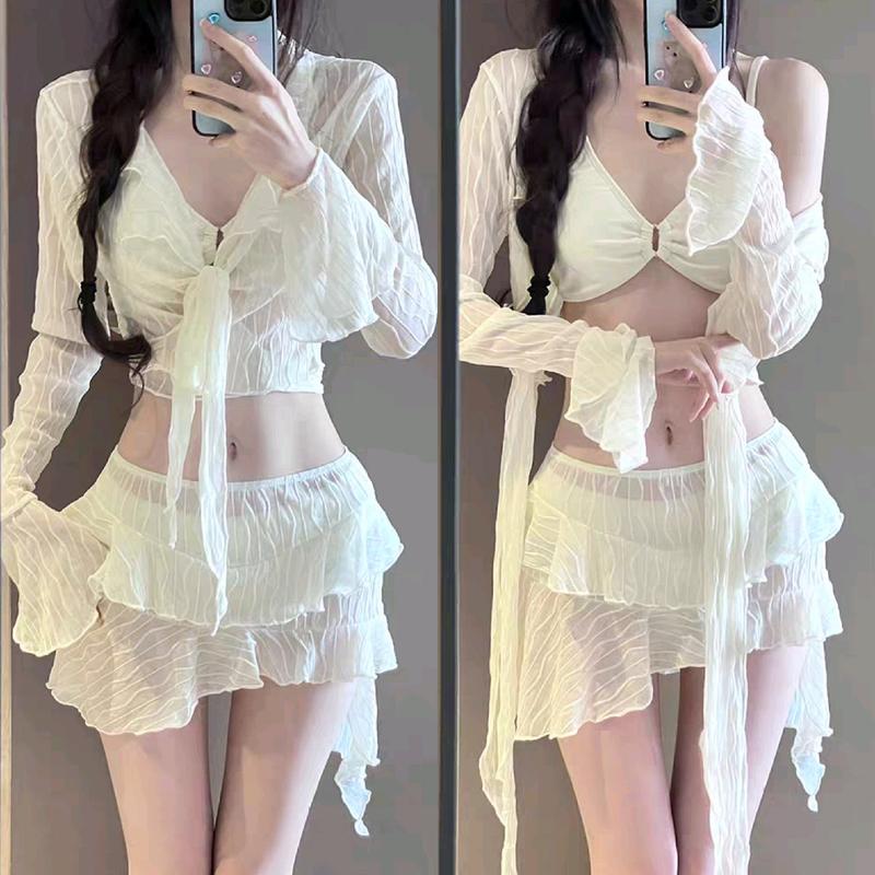 đồ bơi , bikini 4 chi tiết màu be bánh bèo tiểu thư