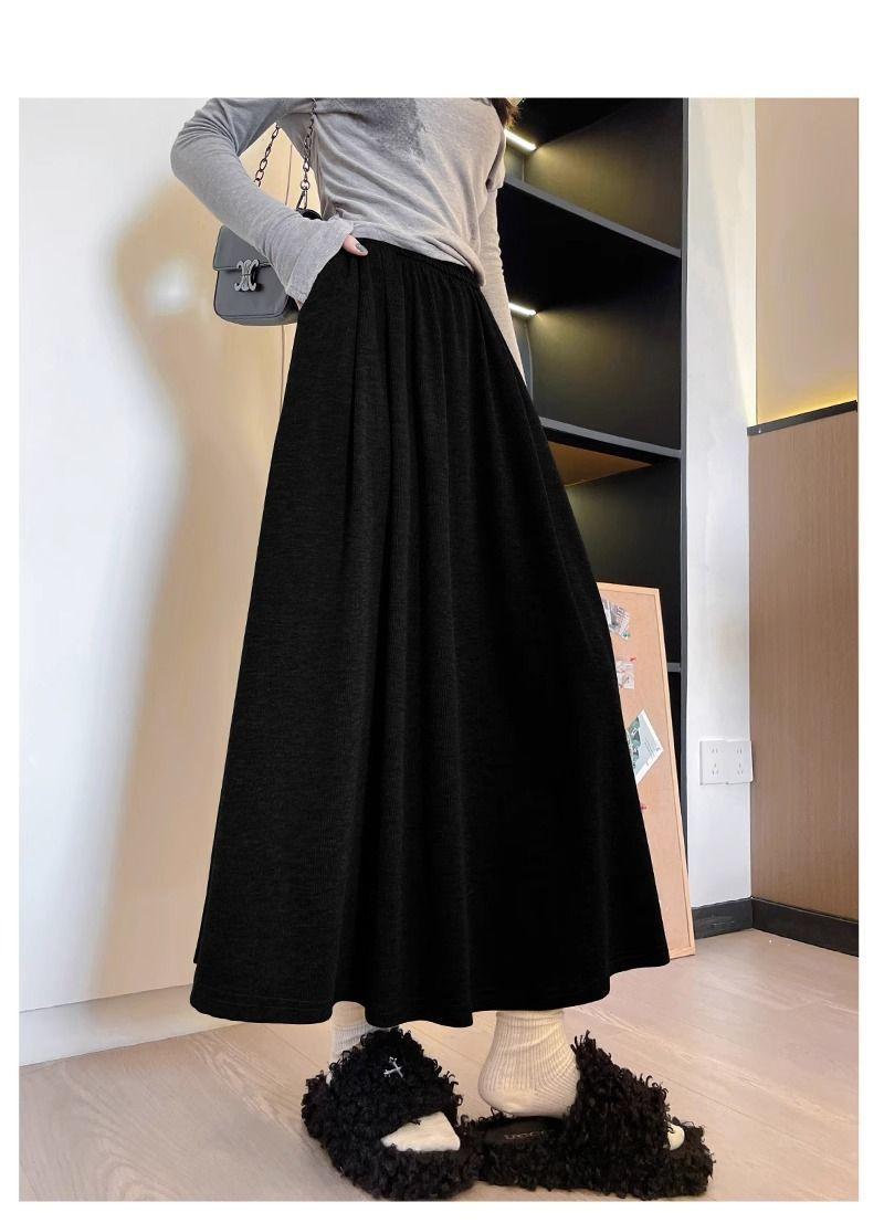 Product Introduction of Women's Skirt Autumn and Winter New A- line Skirt Small Elastic High Waist Drooping Skirt Design Slim Ins Fashion 16
