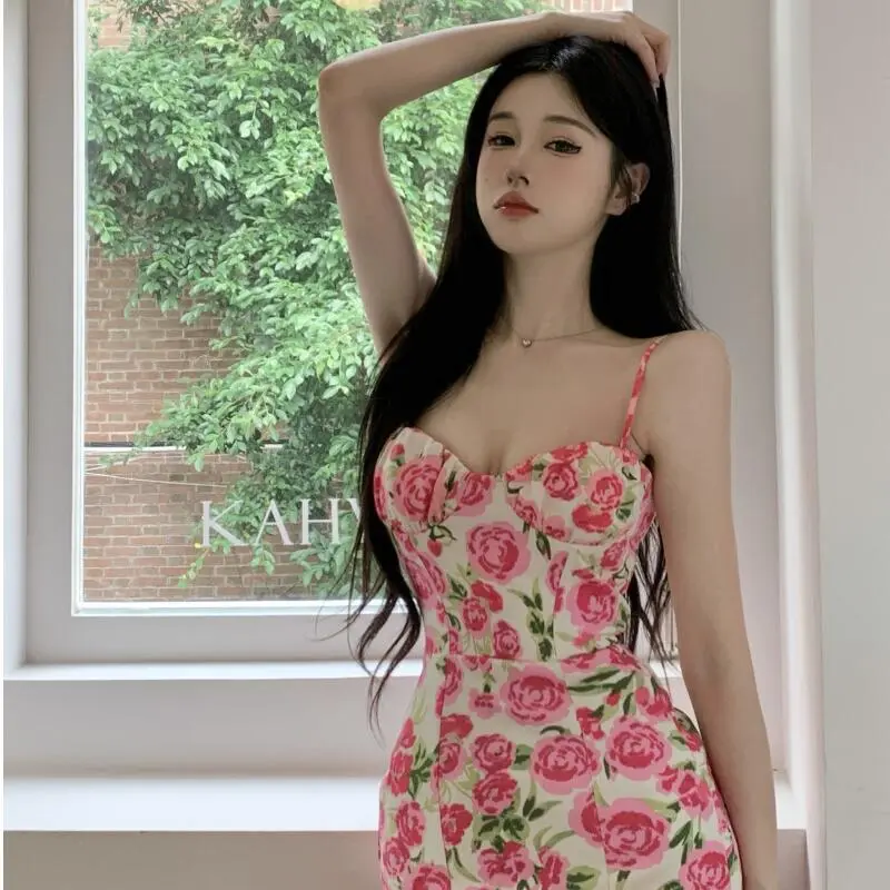Váy Hai Dây Hoa, Phong Cách Cô Gái Dễ Thương Và Gợi Cảm, Thiết Kế Đẹp, Hở Lưng, Ôm Sát, Bó Sát, Ôm Hông, Váy Ngắn, Thích Hợp Cho Mùa Hè Của Phụ Nữ