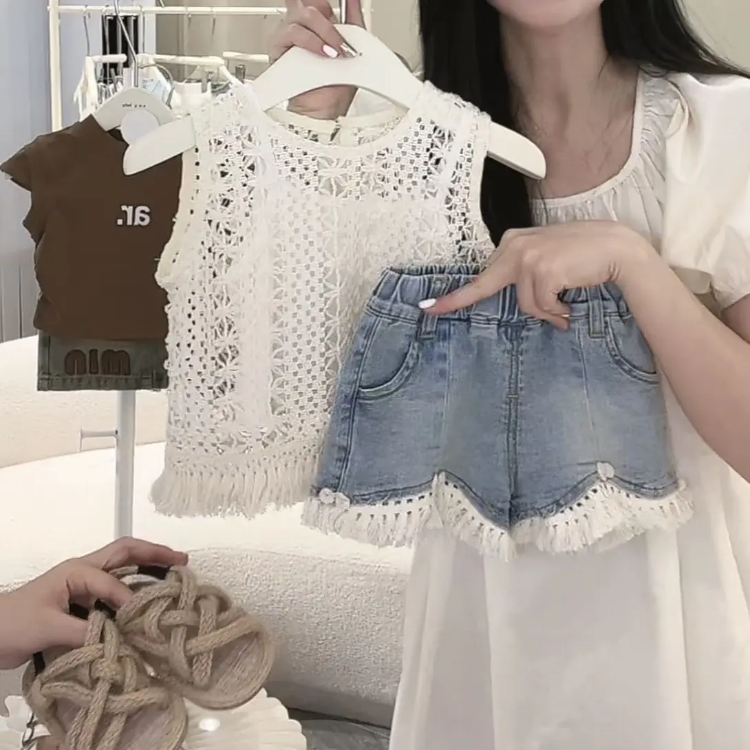 Girls' 2024 Summer Latest Knitted Vest Camisole Denim Shorts Three-Piece Suit Western Style Young and Little Girls Summer Wear