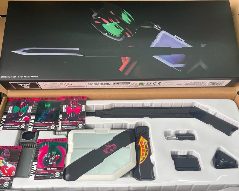 BỘ ĐỒ CHƠI HỘP ĐỰNG THẺ THẮT LƯNG SIÊU NHÂN KAMEN RAIDER, CÓ NHẠC, HIỆU ỨNG ÂM THANH, CÓ PHỤ KIỆN THÁO LẮP DECADE