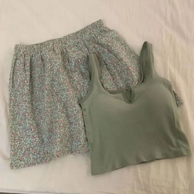Bộ Đồ Ngủ Áo Vest Không Đường May, Phong Cách Cô Gái Nóng Bỏng Gợi Cảm Mùa Hè, Có Đệm Ngực, Dành Cho Nữ, Chất Liệu Nylon, Quần Đùi Hoa Nhỏ Dáng Ôm, Có Thể Mặc Ngoài Trời Women Top Quần Ngủ