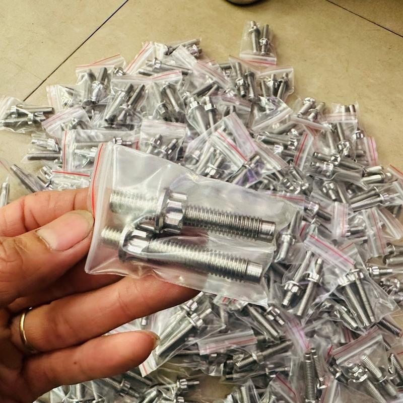 Ốc inox 304 cổ pô cho xe Suzuki Satria Fi