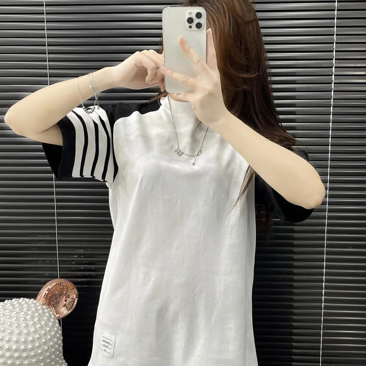 Áo 4 vạch cộc tay ( vạch in ) - vải cotton khô - có bo cổ và nẹp cổ.  Cotton Kẻ sọc -Màu đen - màu trắng -áo nam nữ hottrend Top