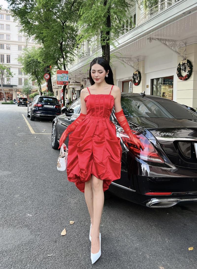 Product Introduction of [Eo 63->70] Đầm Tapta Nhún Bèo Đuôi Tôm Đỏ dự tiệc kèm Bao tay lưới - Nhà Lỳ Có Maxi 9