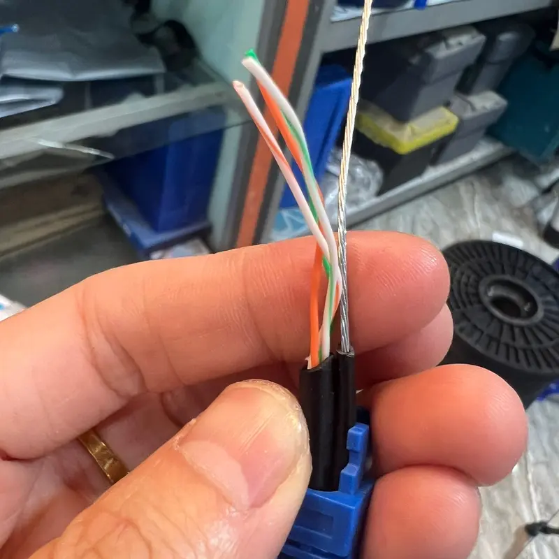 Dây mạng ngoài trời 4 sợi bấm sẵn 2 đầu có dây thép chịu lực dài 5m, 10m, 20m, 30m,40m, 50m, 60m,70m,80m,90m,100m 1