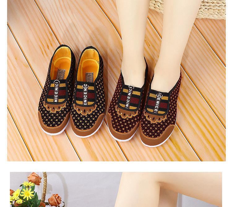 Product Introduction of Musim Bunga dan Musim Luruh Kasut Kain Beijing Lama Baru Wanita tapak kaki lembut Tidak Licin Kasut Kain Santai Pertengahan Umur dan Warga Emas Selipar Kasut Ibu Lama 13