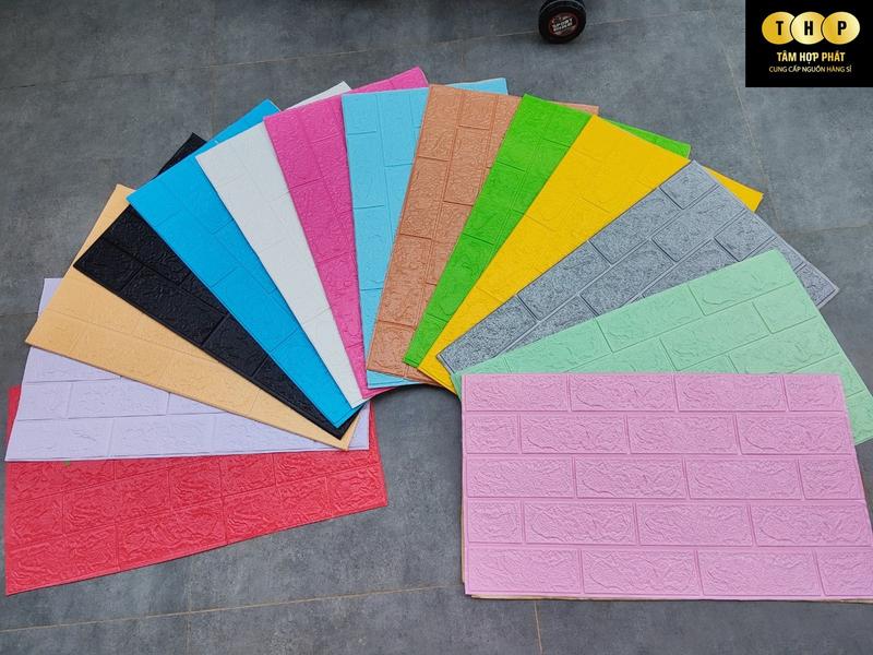Combo 100 miếng xốp dán tường trang trí nhà cửa, sẵn keo bóc dán. vật liệu thân thiện môi trường, không bám bụi, ẩm mốc khổ 70*40*0,3 cm