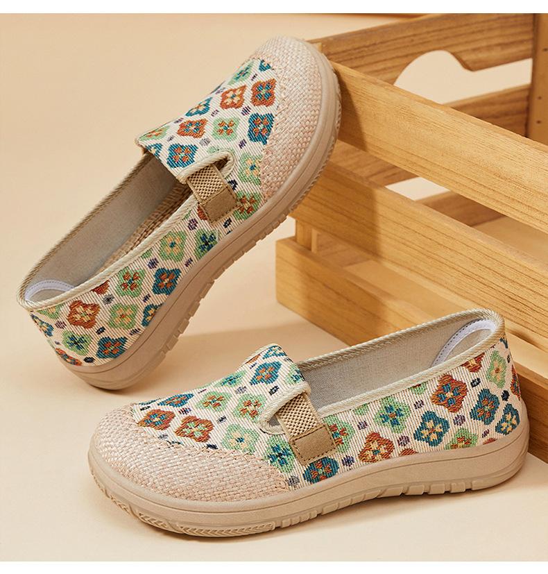 Product Introduction of Women's Shoes Linen Breathable Fisherman Shoes Ethnic Style Embroidered Shoes Soft Sole Comfortable Mom Shoes Casual Elderly Shoes Wholesale 12