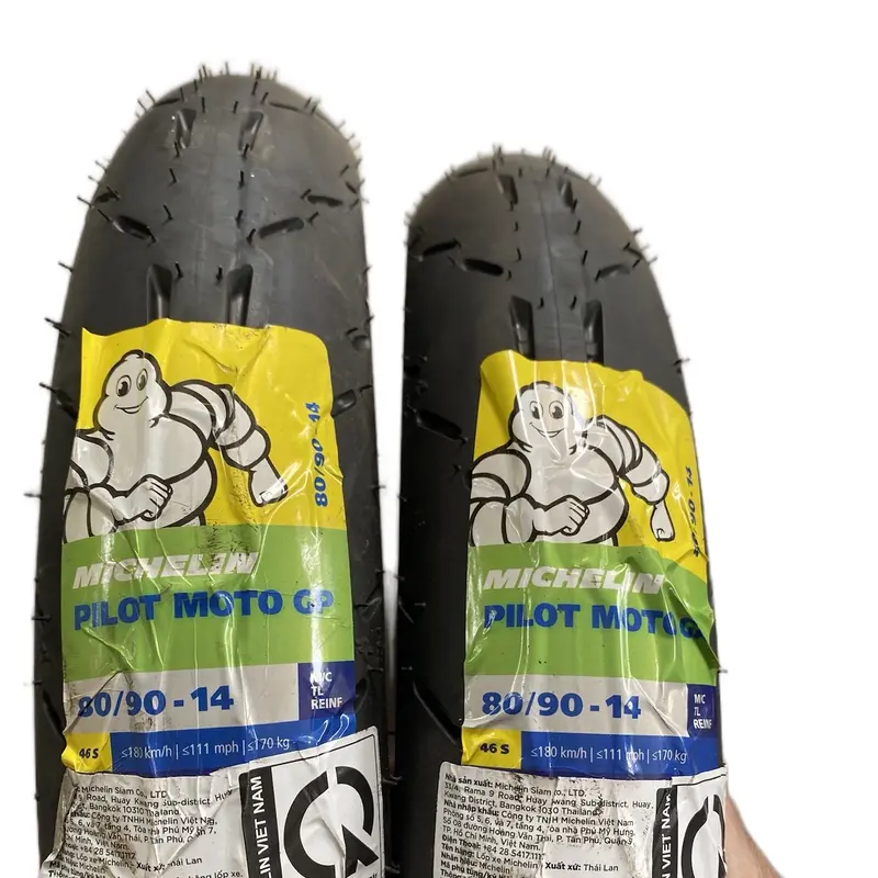 Vỏ lốp xe máy michelin pilot moto gp 60 70 80 90 100 120 14 17 không ruột dành cho xe số , côn tay , tay ga , côn tự động xuất xứ thái Lan Phụ Kiện Cao Su michel in ruột  xe bánh  michelin 7