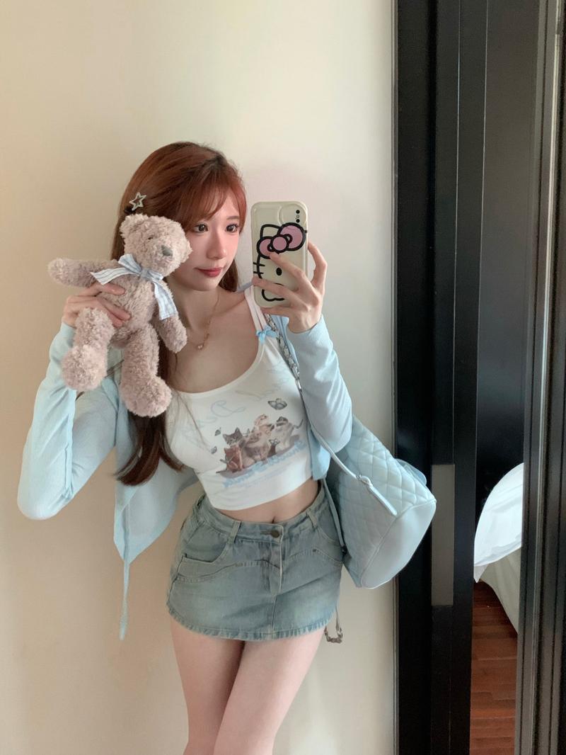 Product Introduction of Popular Pure Sexy Sling Vest with Chest Pad Cute Printed Cartoon White Hot Girl Beauty Back Inner Wear Outer Wear Women 8